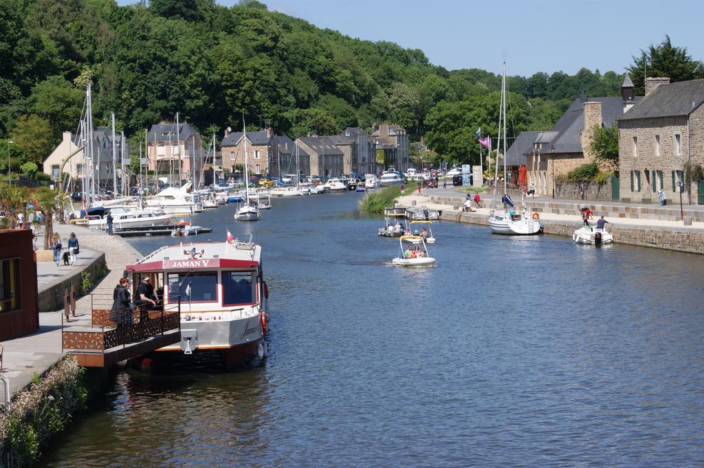 Au Fil De L'Eau - Le Bord De Rance Lejlighed Dinan Eksteriør billede