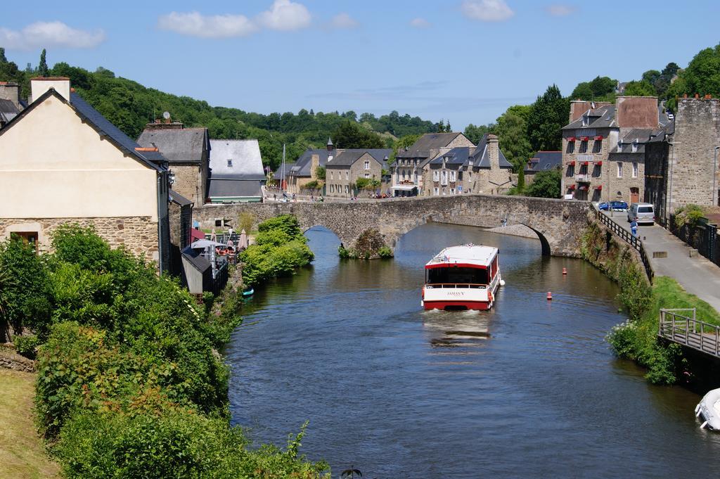 Au Fil De L'Eau - Le Bord De Rance Lejlighed Dinan Eksteriør billede