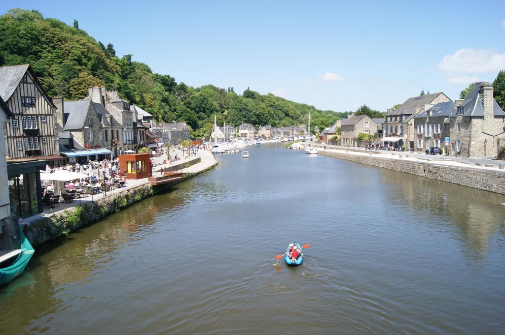 Au Fil De L'Eau - Le Bord De Rance Lejlighed Dinan Eksteriør billede